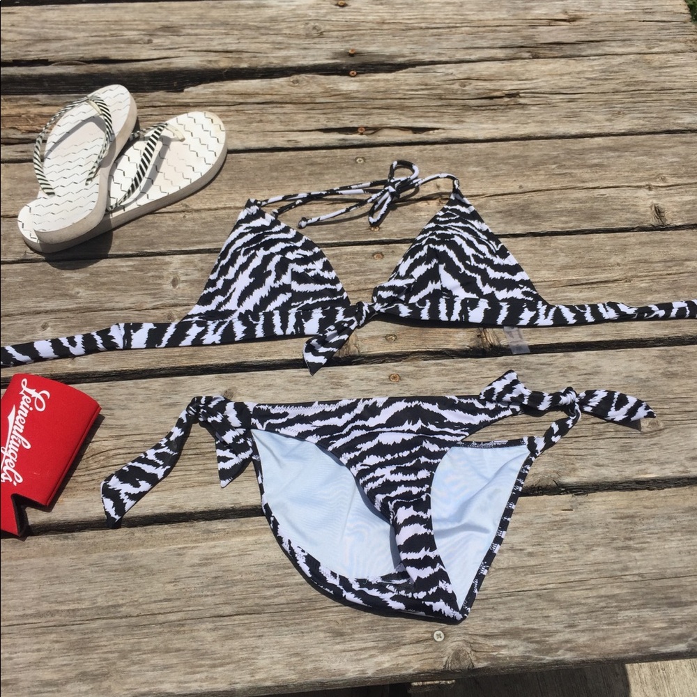 Victoria 2-piece bathing suit-Like New 😍